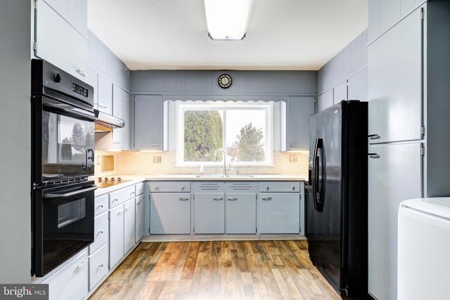 133 W WASHINGTON ST, Fleetwood, PA 19522