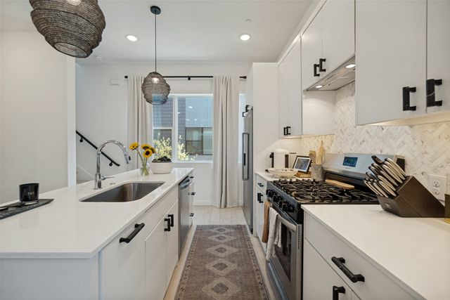427 W 10th Street 601, Dallas, TX 75208