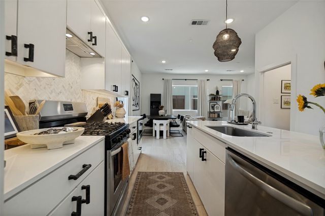 427 W 10th Street 601, Dallas, TX 75208