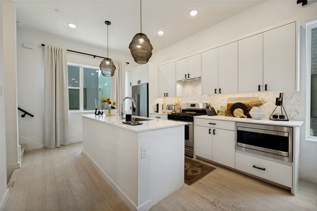 427 W 10th Street 601, Dallas, TX 75208