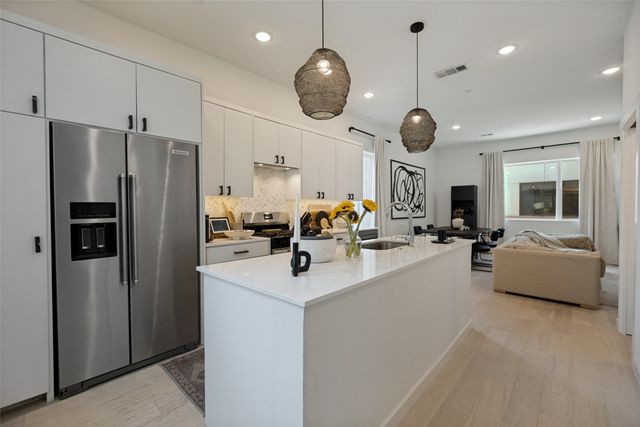 427 W 10th Street 601, Dallas, TX 75208