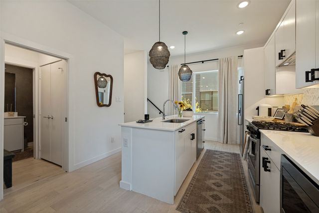 427 W 10th Street 601, Dallas, TX 75208