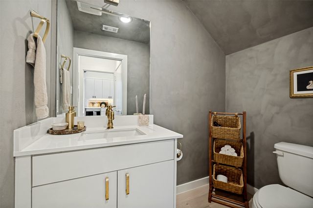 427 W 10th Street 601, Dallas, TX 75208