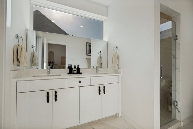 427 W 10th Street 601, Dallas, TX 75208