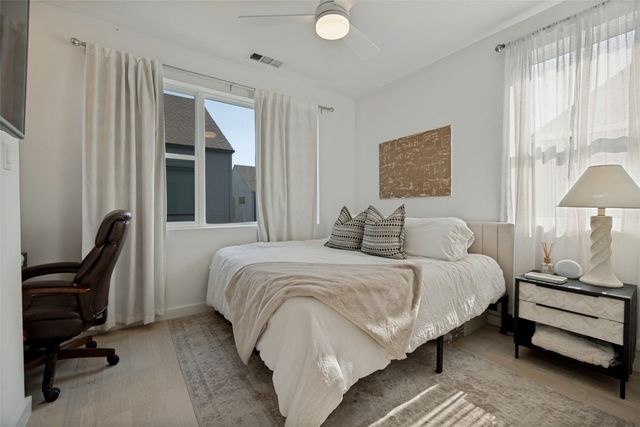 427 W 10th Street 601, Dallas, TX 75208