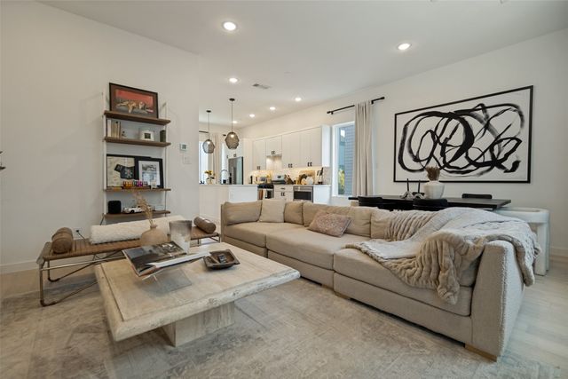 427 W 10th Street 601, Dallas, TX 75208