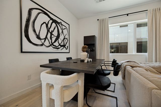 427 W 10th Street 601, Dallas, TX 75208