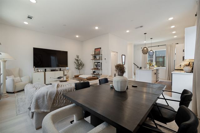 427 W 10th Street 601, Dallas, TX 75208
