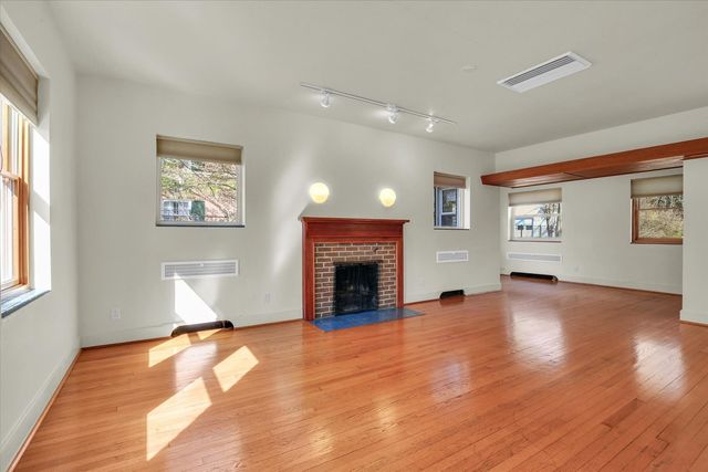 402 W Pennsylvania Avenue, Urbana, IL 61801