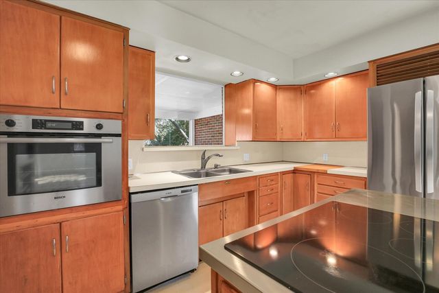 402 W Pennsylvania Avenue, Urbana, IL 61801