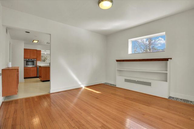 402 W Pennsylvania Avenue, Urbana, IL 61801