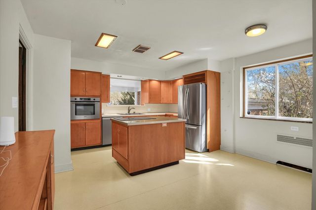 402 W Pennsylvania Avenue, Urbana, IL 61801