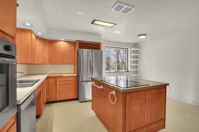 402 W Pennsylvania Avenue, Urbana, IL 61801