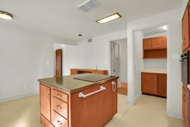 402 W Pennsylvania Avenue, Urbana, IL 61801