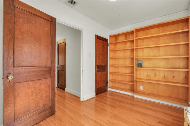 402 W Pennsylvania Avenue, Urbana, IL 61801