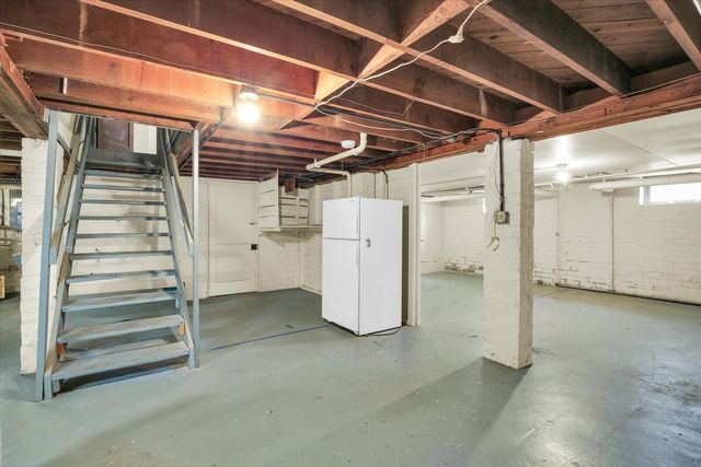 402 W Pennsylvania Avenue, Urbana, IL 61801