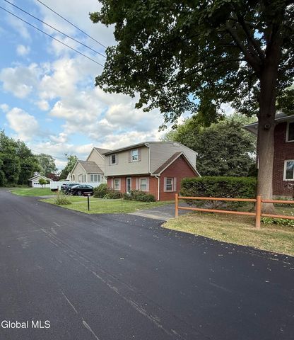 6 Pine Street, Bethlehem, NY 12203