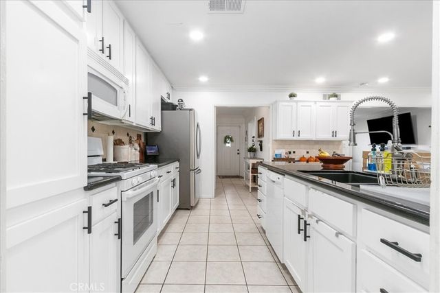 1235 W Cypress Avenue, Redlands, CA 92373