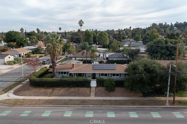 1235 W Cypress Avenue, Redlands, CA 92373