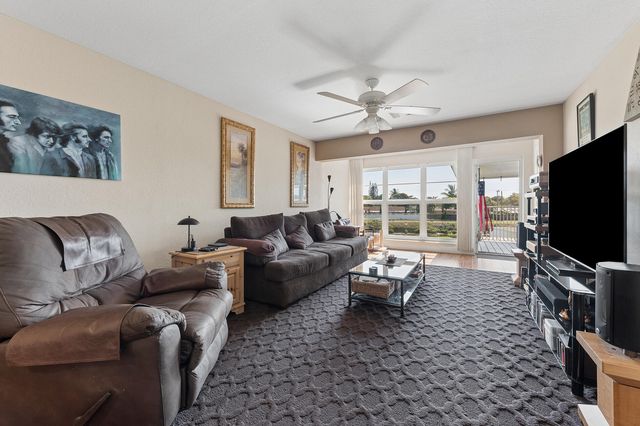 1060 Citrus Way 204, Delray Beach, FL 33445