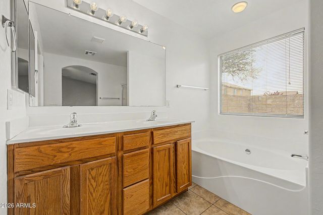 10642 W WINDSOR Avenue W, Avondale, AZ 85392