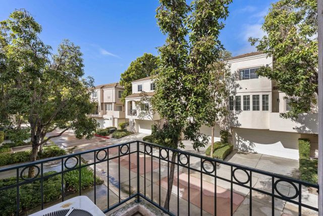 5123 Renaissance Ave C, San Diego, CA 92122
