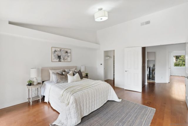 5123 Renaissance Ave C, San Diego, CA 92122