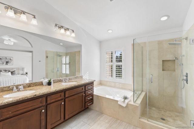 5123 Renaissance Ave C, San Diego, CA 92122