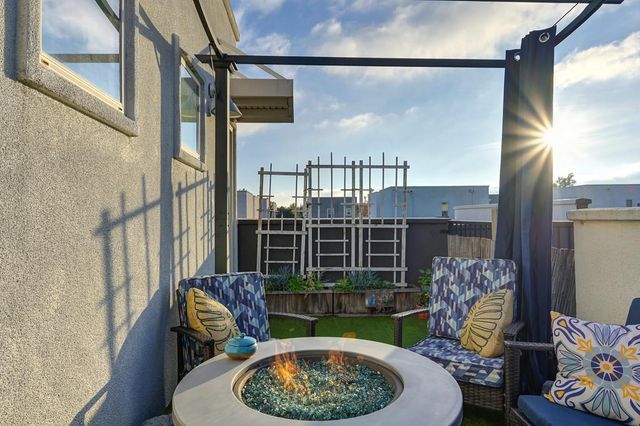 216 Box Ln, Sacramento, CA 95818