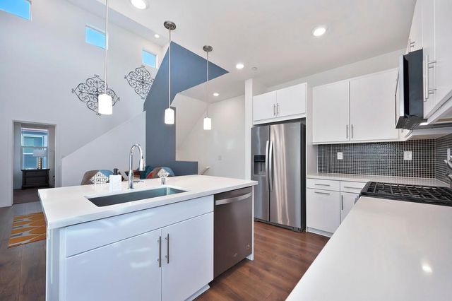 216 Box Ln, Sacramento, CA 95818