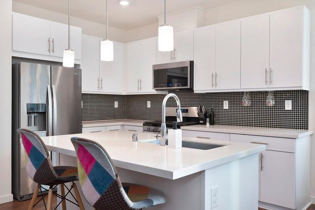 216 Box Ln, Sacramento, CA 95818