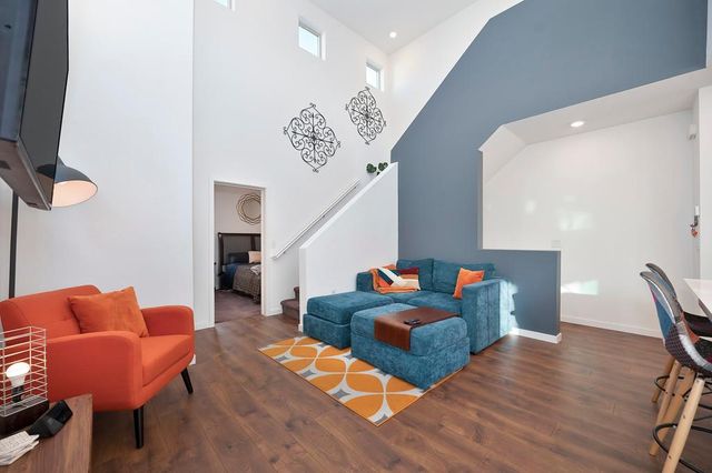 216 Box Ln, Sacramento, CA 95818