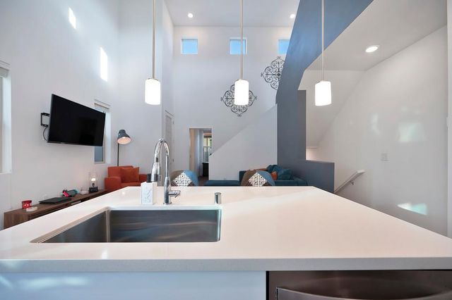 216 Box Ln, Sacramento, CA 95818