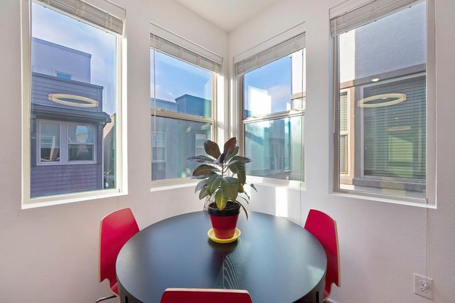 216 Box Ln, Sacramento, CA 95818