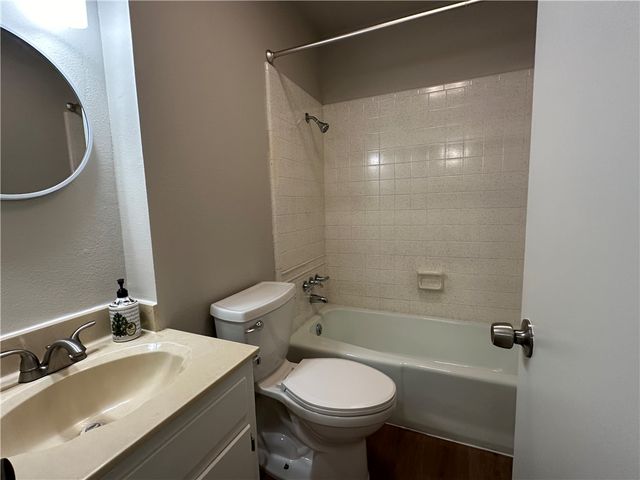 1029 Southcliff Dr, Portland, TX 78374