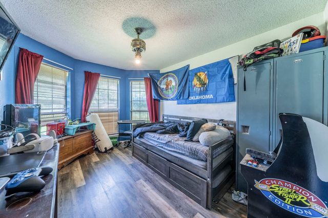 916 Rachelle Drive, Red Oak, TX 75154