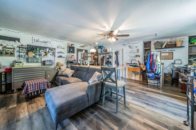 916 Rachelle Drive, Red Oak, TX 75154