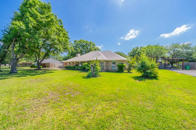 916 Rachelle Drive, Red Oak, TX 75154