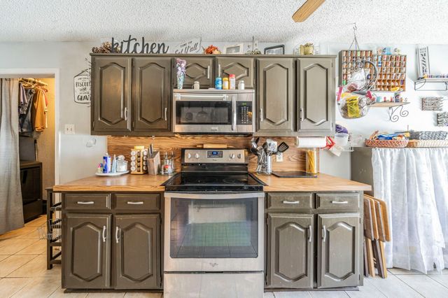 916 Rachelle Drive, Red Oak, TX 75154