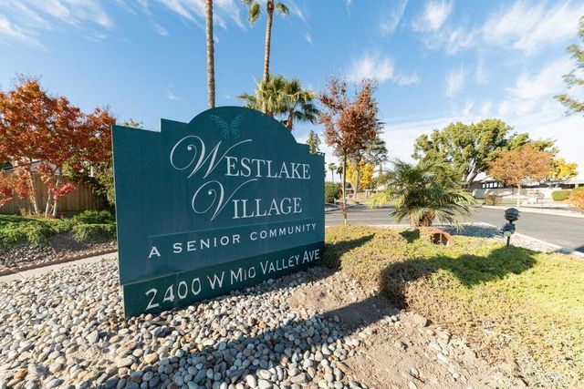 2400 W Midvalley Avenue R6, Visalia, CA 93277