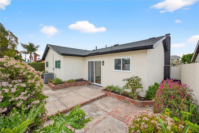 13822 Olive Street, Westminster, CA 92683