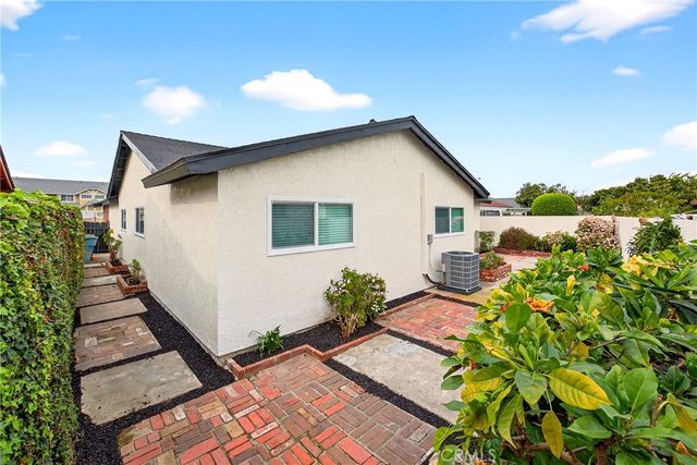 13822 Olive Street, Westminster, CA 92683