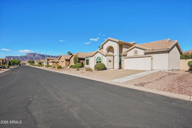 6225 S SANDTRAP Drive, Gold Canyon, AZ 85118