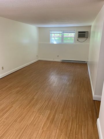70 Madison 3, Amesbury, MA 01913