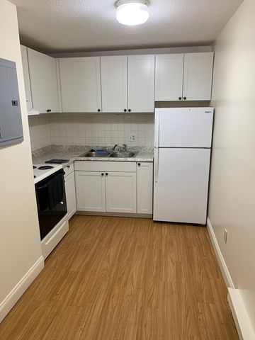 70 Madison 3, Amesbury, MA 01913