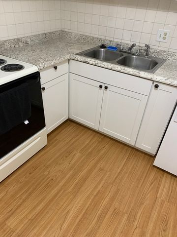 70 Madison 3, Amesbury, MA 01913