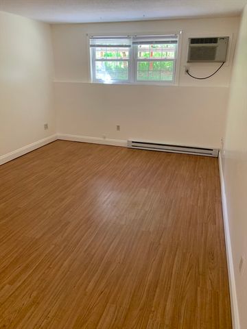 70 Madison 3, Amesbury, MA 01913
