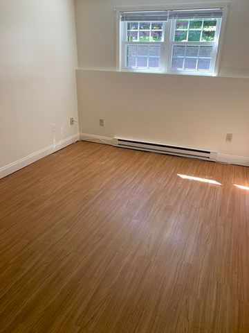 70 Madison 3, Amesbury, MA 01913