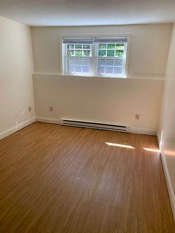 70 Madison 3, Amesbury, MA 01913