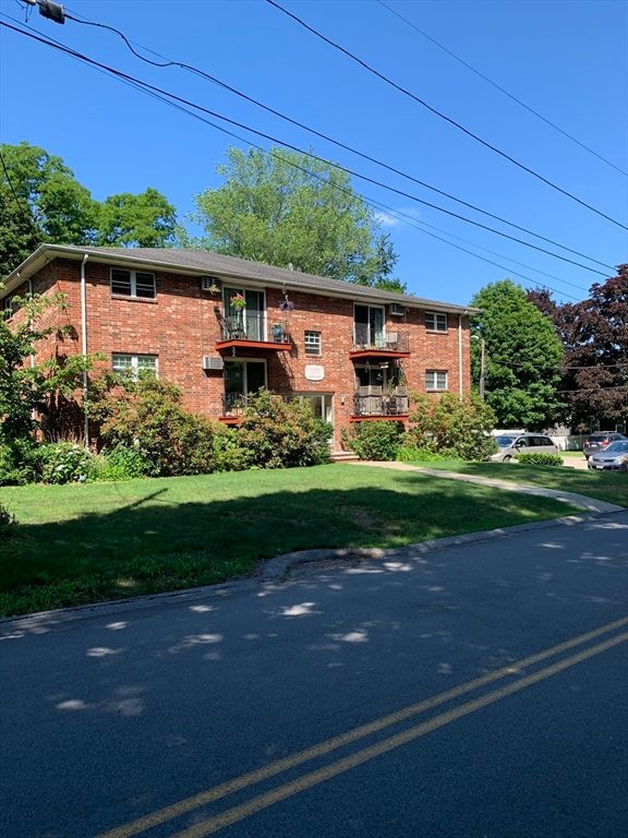 70 Madison 3, Amesbury, MA 01913